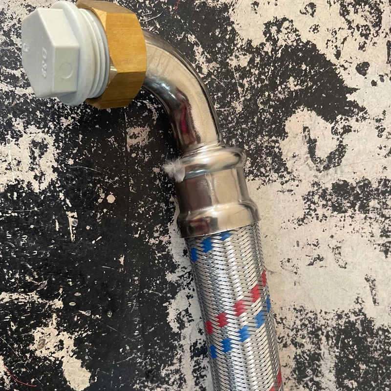 شلنگ پکیج 1. اینچ چپقی دار 50 سانت