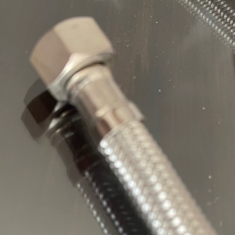 شلنگ رابط 3/8. 10cm