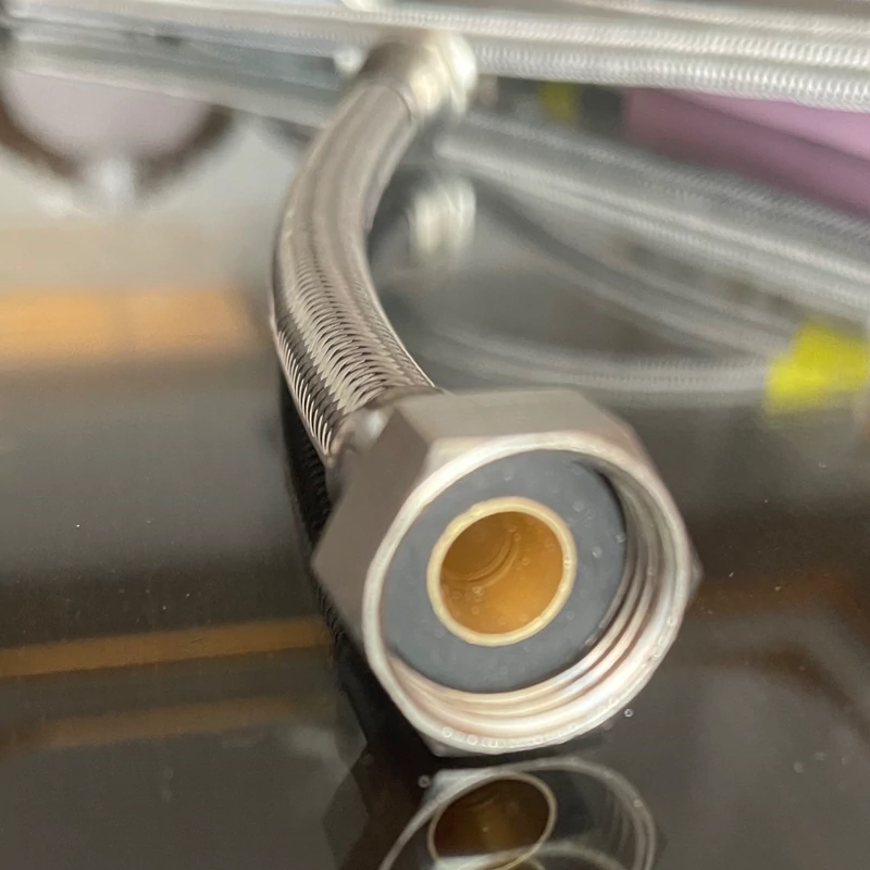 شلنگ رابط مهره 1/2  60cm